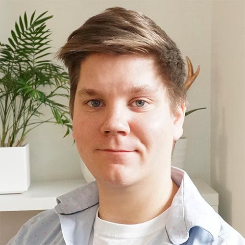 Headshot of Tyler Thurston